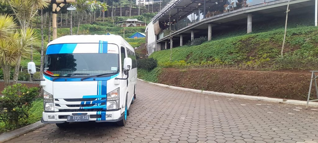 sewa elf bekasi terbaik tahun ini